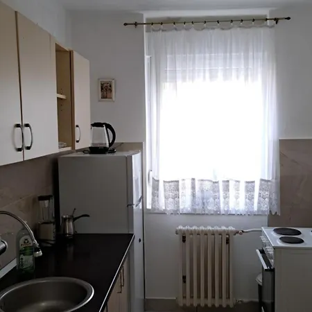 Stan Na Dan Centar 2 * Novi Sad